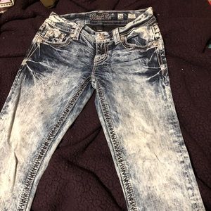 Miss Me size 26R (33” length). Straight leg